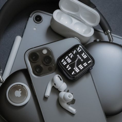 Apple Ecosystem Aesthetic, Apple Setup, Apple Gadgets Iphone, Iphone Products, Apple Ecosystem, Products Aesthetic, All Apple Products, Iphone Airpods, Grey Aesthetic