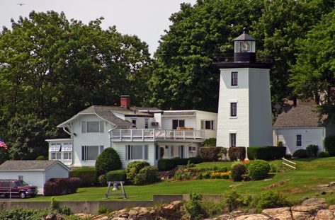 Beverly Massachusetts, New England Lighthouses, Massachusetts Travel, 7 Continents, Point Light, Essex County, Landscape Quilts, Historic Places, North Shore