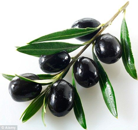 Unadventurous Britain: How one in five adults has never eaten an olive Olives Photography, Olive Photography, Tattoo Nature, Bee Printables, Nature Leaves, Olive Branches, Black Olives, Fruit Photography, Exotic Food