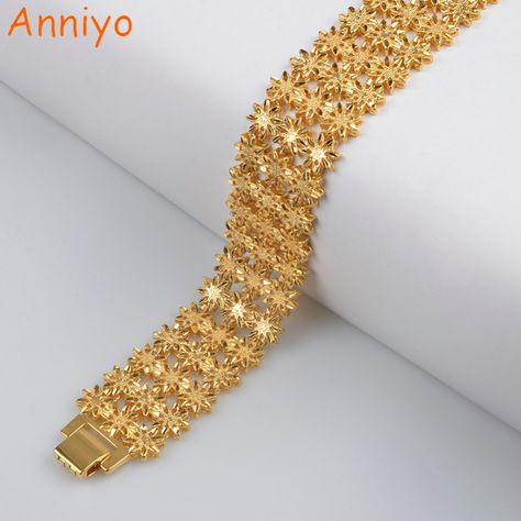 Gold Bracelet For Women Jewellery, Gold Bracelets For Women Indian, Bracelet Gold Women, African Bangles, Mens Bracelet Designs, Dubai Gold Jewelry, Ethiopian Jewelry, Arabic Jewelry, Gold Jewelry Outfits