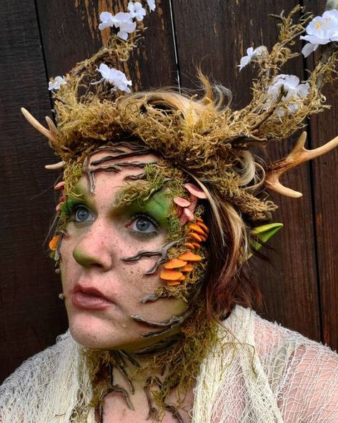 Halloween Prosthetics, Fade Into Hue, Larp Accessories, Mushroom Outfit, Faerie Costume, Mushroom Costume, Avant Garde Makeup, Sfx Makeup, Midsummer Nights Dream