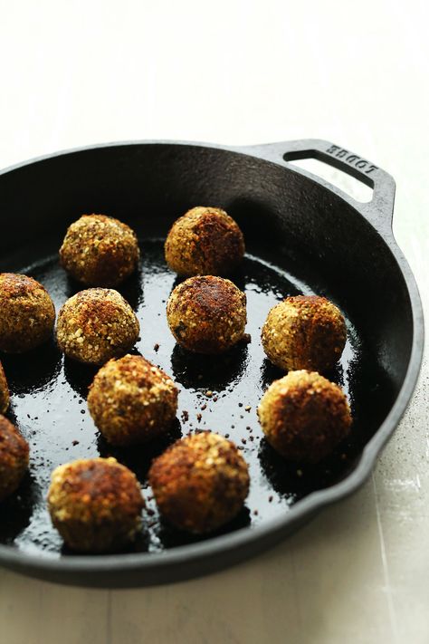 Lentil meatballs! Apple cider lentils, 1/2 onion and 1/2 zucchini sautéed in oil, dried oregano, parsley and basil, tomato paste and coconut flour Lentil Meatballs Vegan, Lentil Meatballs, Vegan Meatballs, Vegan Parmesan Cheese, Minimalist Baker, Vegan Parmesan, Lentil Recipes, Snacks Für Party, Tempeh