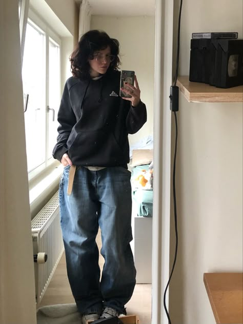 Midsize Baggy Outfits, Grunge Comfy Outfit, Baggy Outfit Ideas, Androgynous Outfits, Skater Outfits, Masc Outfits, Baggy Clothes, Tomboy Outfits, Tomboy Style Outfits