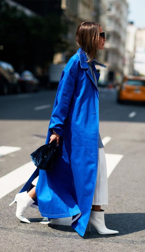 Blue Coat Outfits For Women, Blue Fall Outfits, Aesthetic Blue Outfits, Cobalt Outfit, Blue Trench Coat Outfit, Bright Blue Outfit, Madeline Aesthetic, Blue Fashion Aesthetic, Blue And Pink Outfit