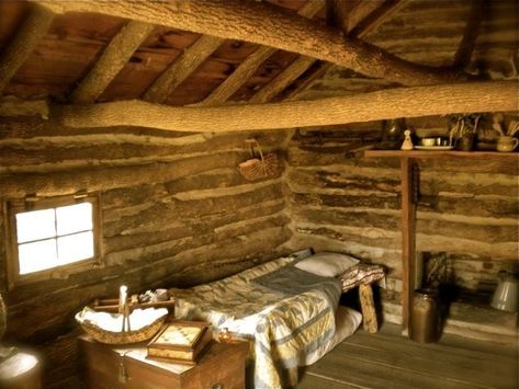 Be Book Bound: Little House on the Prairie: A Tour of the Ingalls Cabin Old Log Cabin, Pioneer House, Ingalls Family, Pioneer Life, Prairie House, Little House On The Prairie, Laura Ingalls Wilder, Cabin Interiors, Laura Ingalls