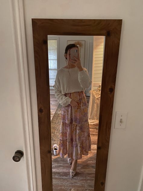 Modest But Trendy Outfits, Modest Homemaker Outfit, Woman Of God Outfits, Modest Christian Women Outfits, History Teacher Aesthetic Outfits, Long Skirt Outfit Modest, Modest Formal Outfits, Cute Overalls Outfits, Summer Church Fits