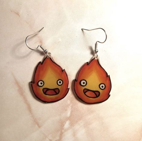 Calcifer Earrings, Diy Shrink Plastic Jewelry, Shrinky Dink Art, Diy Shrink Plastic, Shrinky Dink Crafts, Shrinky Dink Earrings, Shrink Plastic Jewelry, Shrink Paper, Weird Jewelry