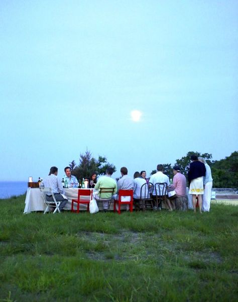 Park Dinner Party, Summer Birthday Dinner, Transformation Design, Dinner Outside, Entertaining Outdoors, Dream Birthday, Mismatched Chairs, Summer Wishlist, Outdoor Dinner Parties