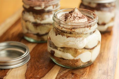 This is a new way to make tiramisu. Now you can have your cake and eat it too… on the go! Incredible flavor in a convenient and beautiful jar. Mom Desserts, Small Recipes, Caramel Apple Trifle, Mini Tiramisu, Tiramisu Recipes, Tiramisu Cups, Ree Drummond Recipes, 7 Fishes, Tv Recipes