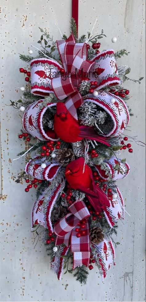 Love the berries. You could cut a wire wreath in half and make 2 of these. Cardinal Winter, Winter Swag, Winter Cardinal, Christmas Decorations Centerpiece, Farmhouse Christmas Ornaments, Holiday Wreaths Diy, Christmas Flower Arrangements, Accent Wall Ideas, Christmas Floral Arrangements