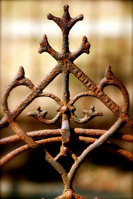 Rust by Laura Leigh (Benfield) Brittain, via Flickr Rust Never Sleeps, Rust In Peace, Peeling Paint, Iron Fence, Iron Work, Iron Gates, Rusty Metal, Garden Gates, Architectural Salvage