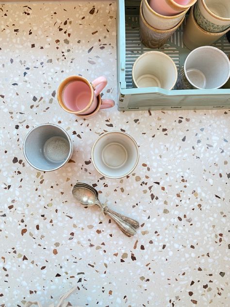 Terrazzo Terrazo Countertop, Terrazzo Kitchen Countertops, Terrazzo Kitchen, Diy Terrazzo, Pink Terrazzo, Beige Kitchen, Black Kitchens, Kitchen Counter, Kitchen Countertops