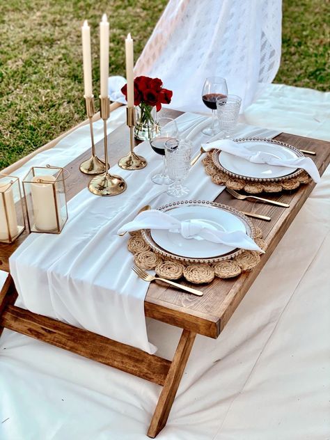 Indoor Picnic Date, Picnic Business Ideas, Elevated Picnic, Picnic Table Ideas, Picnic Date Ideas, Date Table, Anniversary Picnic, Picnic Party Decorations, Picnic Business