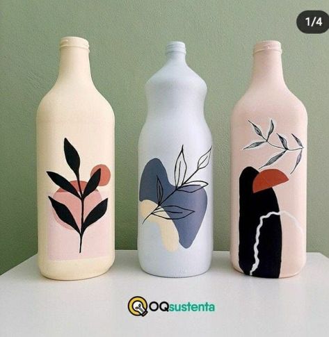 Glass Bottles Art Diy, Cute Bottle Painting, Aesthetic Bottle Painting, Bottle Art Ideas Paint, Glass Bottle Painting Designs, Bottle Painting Ideas, Glass Bottle Diy Decoration, Glass Bottle Painting, Beer Bottle Art