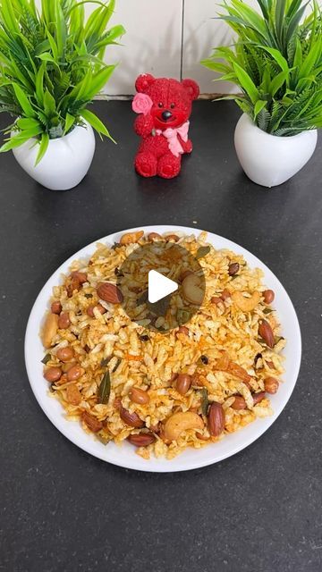 Healthy Poha Recipes, Poha Chivda Recipe, Chivda Recipes, Holi Shoot, Poha Chivda, Neem Leaves, Food Reels, Poha Recipe, Veg Snacks