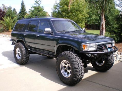 http://www.pirate4x4.com/forum/toyota-truck-4runner/902661-1995-4runner-3-link-front-rear-build.html Toyota 4runner 1995, 4runner Build, Toyota Sw4, Toyota Runner, Toyota Surf, Best Off Road Vehicles, 4runner Mods, Toyota Pickup 4x4, 4runner Limited