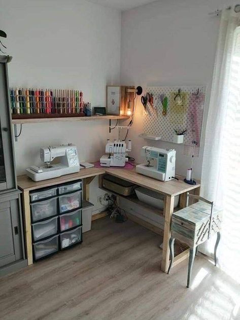 Sewing Room Inspiration, Sewing Room Design, Diy Dining Room, Warm Home Decor, Sewing Room Decor, Diy Dining, Craft Room Design, Sewing Room Organization, Casa Vintage