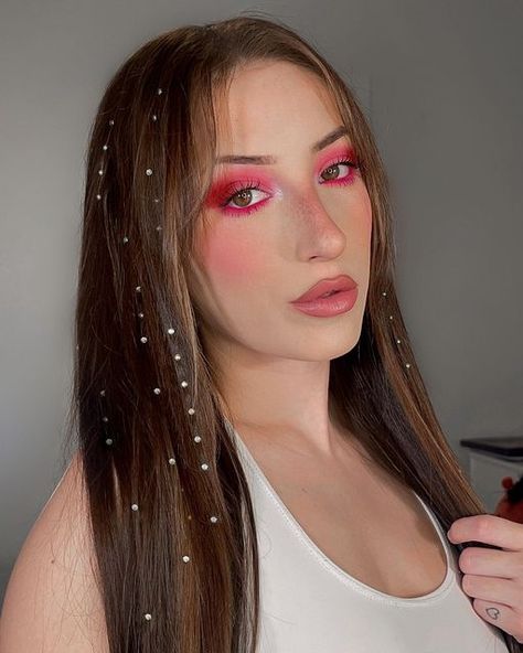 S A R A H on Instagram: "Hair Gems are my new favorite accessory for the holiday season 🫶🏻 @insertnamehere • • • #inh #hairgems #hairstyles #hairtransformation #hairtutorial #hairaccessories #cutehairstyles #holidayhairstyle #holidays" Hairstyle With Gems, Hair Gems Hairstyles, Gem Hairstyles, Gem Hair, Concert Fit, Hair Chains, Hot Fix, Slick Hairstyles, Rhinestone Hair