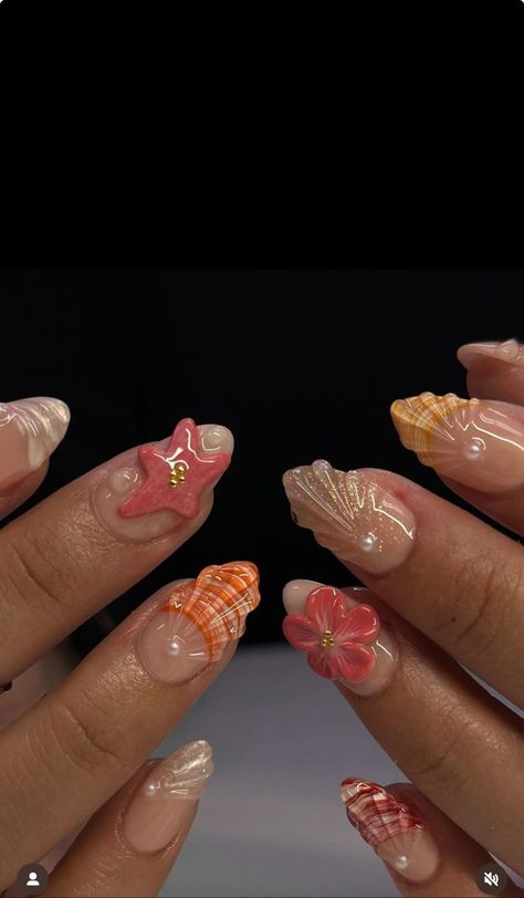 Nail Inspo Seashell, Seashells Nails Design, Orange Seashell Nails, Shell Nails Seashells, 3d Seashell Nail Art, Summer Nails Extra, Sliver Nails, Seashell Nails, Cheetah Print Nails