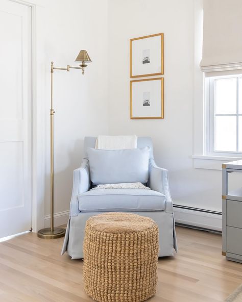 Every room deserves a cozy reading corner ☁️ Design @pennyandpearldesign Photos @marinaporl Bedroom Corner Nook, Sitting Corner In Bedroom, Reading Chair Aesthetic, Blue Reading Chair, Reading Corner Design, Corner In Bedroom, Sitting Corner, Bedroom Reading Nook, Cozy Reading Corner