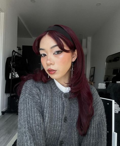 Red Hair Fits, Grey Hair Short, Greyish Hair, Edgy Grunge Aesthetic, Red Hair Outfits, Glossy Lip Balm, Hair Colour Styles, Cherry Red Hair, Hair Colorful