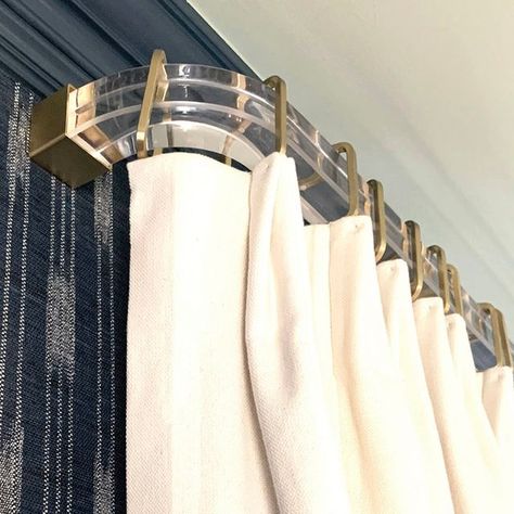 Brimar on Instagram: "CLEARLY CURVED FRENCH RETURNS⁠ Luxury acrylic drapery rods from @brimarinc feature a 90-degree bend allowing the pole to return back to the wall (on one end or both). Prevents light leaks while serving up a clean aesthetic. Cube Collection⁠ by Brimar ⁠ View more of this interior space by @michelefrigondesigndesign (click link in bio). ⁠ ⁠ Ask us about custom bending french return rods for your next drapery project. We'll walk you through the measuring and quote process.⁠ ⁠ #frenchreturn #customdraperyhardware #curtainrods #brimarinc #interiors #windowcoverings #draperyrods #interiordesign #windowtreatment #design #drapes #draperydesign #frenchreturns #curvedpoles #drapery #curtain #customdrapery #frenchrods #homedecoratingideas #curvedrods #contemporarydesign #windowt Painted Curtain Rods, Acrylic Curtain Rods, Curtain Rod Ends, Painted Curtains, Acrylic Rod, Drapery Designs, Custom Drapery, Clean Aesthetic, Drapery Rods