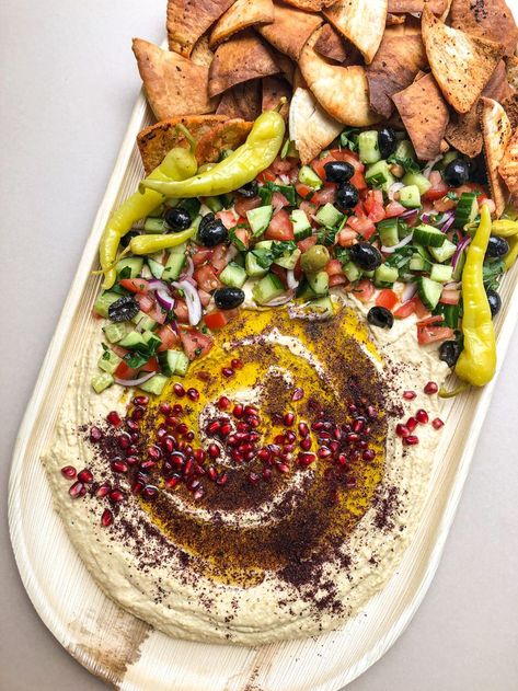 Lebanese Food Table, Hummus Plate, Hummus Appetizers, Edible Gift Baskets, Hummus Platter, Garlic Hummus, Christmas Meals, Festive Recipes, Charcuterie Recipes