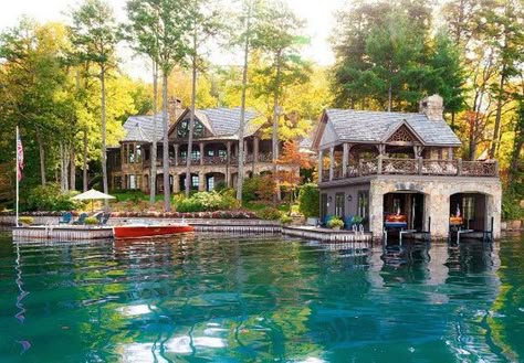 House On The Water, Rustic Lake Houses, Home Designs Exterior, Lake House Interior, Lake Houses Exterior, Lakefront Property, Lake House Plans, Casas Coloniales, Lake Living