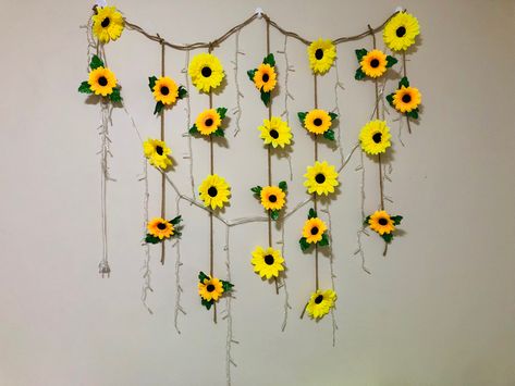 Sunflower Fairy String/Rope Lights Sunflower Fairy, Sunflower Room, Diy Sunflower, Pray More Worry Less, Sunflower Crafts, Sunflower Decor, Fairy String Lights, Pine Cones, Sunflower