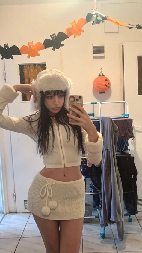 White Winter Hat Outfit, White Fluffy Hat Outfit, White Winter Outfits Y2k, White Fur Hat Outfit, White Alt Outfit, White Grunge Outfit, White Y2k Outfit, White Goth Outfit, Fur Hat Outfit