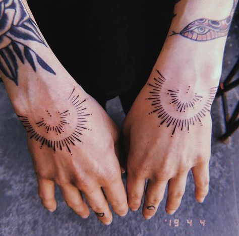 Hand Poke, Good Morning Sunshine, Hand Tattoo, Future Tattoos, Tattoos And Piercings, Maple Leaf Tattoo, Hand Tattoos, A Couple, Piercings