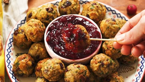 Turkey Stuffing Meatballs, Stuffing Meatballs, Homemade Turkey Stuffing, Fall Appetizers Easy, Friendsgiving Food, Fall Appetizers, Turkey Glaze, Turkey Stuffing, Cranberry Sauce Recipe