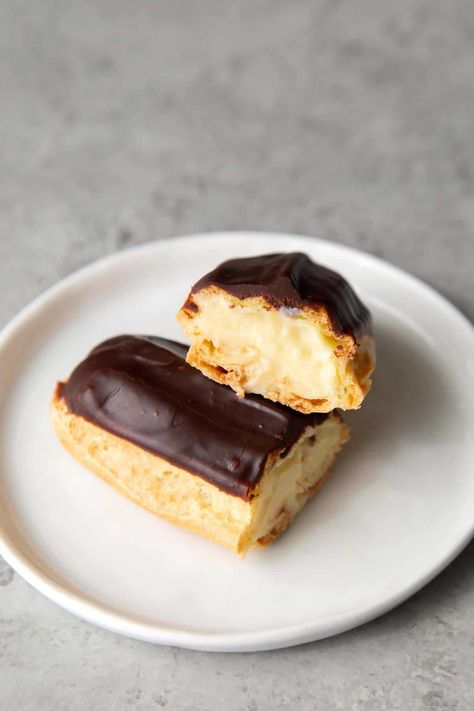 Chocolate Glazed Eclairs- The Little Epicurean How To Make Pate, Vanilla Pastry Cream, Chocolate Eclairs, Pastry Cream Filling, Chocolate Eclair, French Bakery, Warm Chocolate, Pastry Cream, Cookie Cups