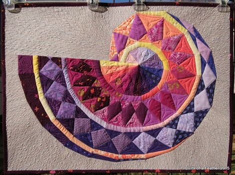 geometric spiral quilt patterns | Check out the absolutely stunning Pythagorean Spiral Quilt by Renee ... Pythagorean Spiral, Spiral Quilt, Geometric Landscape, Landscape Quilt, Quilt Modernen, Start Quilting, Geometric Quilt, Landscape Quilts, Colorful Quilts