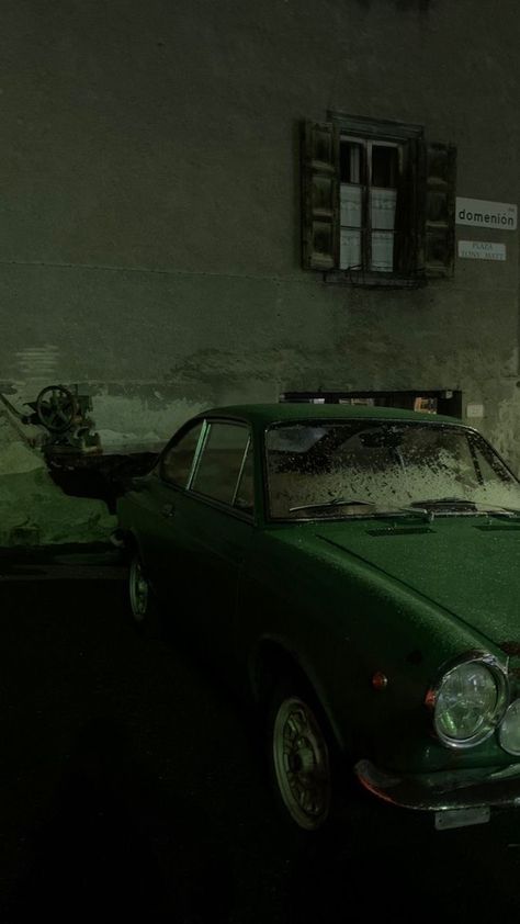 Vintage Dark Green Aesthetic, Green Car Astethic, Dark Green Wallpaper Aesthetic Vintage, Green Vintage Car Aesthetic, Dark Green Pictures Aesthetic, Alec Core Aesthetic, Vintage Green Aesthetic Wallpaper, Olive Green Aesthetic Vintage, Image Aesthetic Vert