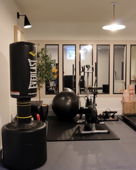 Basement Gym Wall Ideas, Small Home Gym Aesthetic, Basement Weight Room, Diy Basement Gym, Gym Basement Ideas, At Home Gym Room, Basement Exercise Room, Unfinished Basement Gym, Basement Gym And Family Room