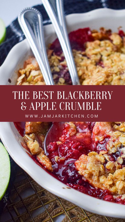 The best recipe for easy apple blackberry crisp Oatmeal Crumble Topping, Blackberry Crisp, Blackberry Crumble, Crumble Recipe, Crisp Recipe, Apple Crumble, Crumble Topping, Tasty Bites, Apple Crisp