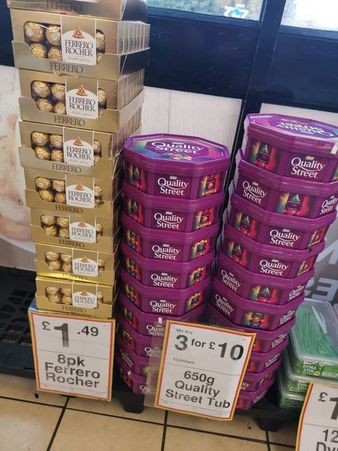 FARMFOODS is selling three tubs of Quality Street chocolates for just £10 in the weeks leading up to Christmas. The frozen food supermarket chain is selling the huge 650g tubs now at its branches. The chocolates contain classics such as the purple one, the green triangle and the strawberry delight. They are usually on sale […] Quality Street Chocolates, Quality Streets Chocolates, Food Supermarket, Strawberry Delight, Green Triangle, Quality Street, Extreme Couponing, Christmas Menu, Funny Xmas