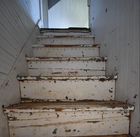 Farmhouse Before Tour Old Farmhouse Hallway, Restore Old Farmhouse, 1880 Farmhouse Interior, Old Farmhouse Ideas, Old Farmhouse Stairs, Old Farmhouse Staircase, Old Small Farmhouse, Farmhouse Stairwell, 1700s Farmhouse