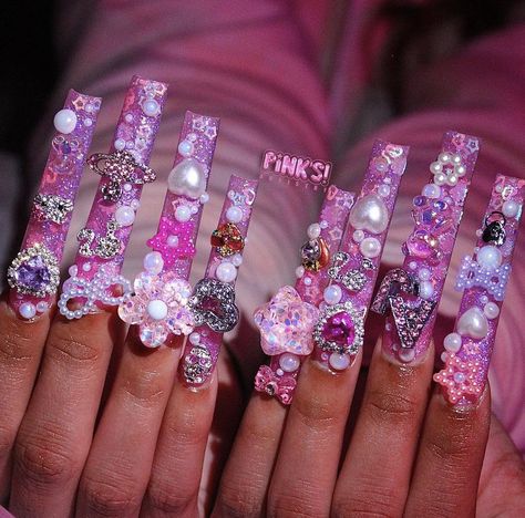 Scarlet🥀 Acrylic Nails Stiletto, Kawaii Nail Art, Junk Nails, Kawaii Phone, Ombre Acrylic Nails, Girly Acrylic Nails, Cute Acrylic Nail Designs, Glamorous Nails, Crazy Nails