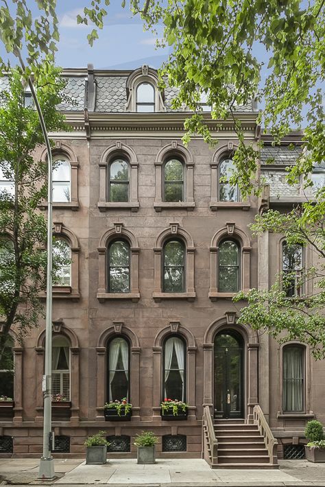 Gorgeous Rittenhouse Square brownstone returns with new price tag, photos - Curbed Phillyclockmenumore-arrow : This breath-taking brownstone has re-listed for $3.69 million Brownstone Townhouse, The Seven Year Slip, Brownstone Homes, Rittenhouse Square, Slate Fireplace, Classic Building, Garden Levels, Town Houses, Row Houses