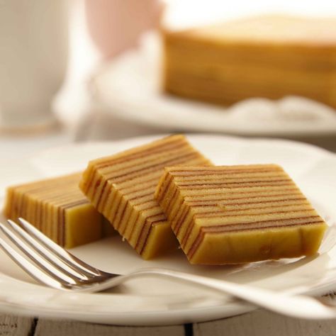 Sarawak Layer Cake (Kek Lapis Sarawak) - QL Kitchen Lapis Legit, Kek Lapis, Cake Recipes At Home, Asian Cake, Resipi Kek, Inside Cake, Layer Cake Recipes, Cheese Tarts, Layered Cake