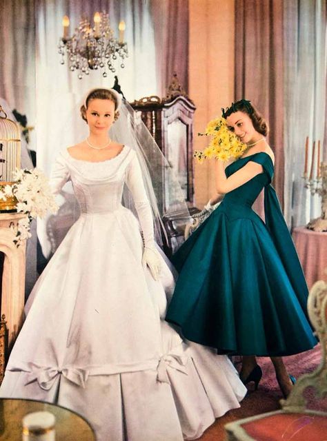 Vintage Wedding Gown, Dresses 50s, 50s Wedding, Wedding Dresses Taffeta, Vintage Bridesmaids, Vintage Dresses 50s, Fashion 1950s, Retro Advertising, Vintage 1950s Dresses