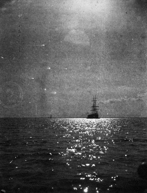 Dog Island, Florida (1899) A Ship, Tall Ships, Small Island, Bw Photo, Vintage Photography, Black And White Photography, Old Photos, The Ocean, Lighthouse