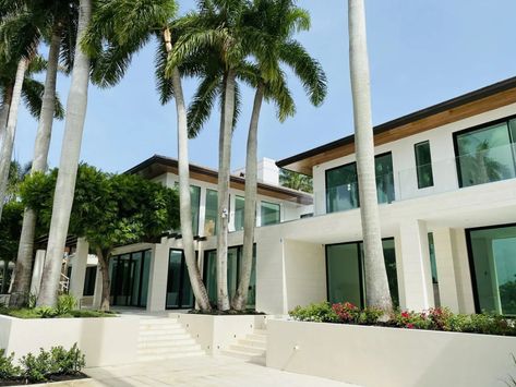 650 Casuarina Concourse, Coral Gables, In Coral Gables, Florida, United States For Sale (10946162) Florida Houses, Coral Gables Florida, Closet Built Ins, View Master, Large Balcony, Massage Room, Florida House, Modern Houses, Coral Gables