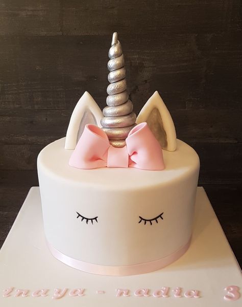 Fondant Girl, 7th Birthday Cakes, Unicorn Birthday Cake, Fondant Cupcakes, Baby Shower Cake Topper, Baby Unicorn, Fun Cupcakes, Pumpkin Cake, Unicorn Cake