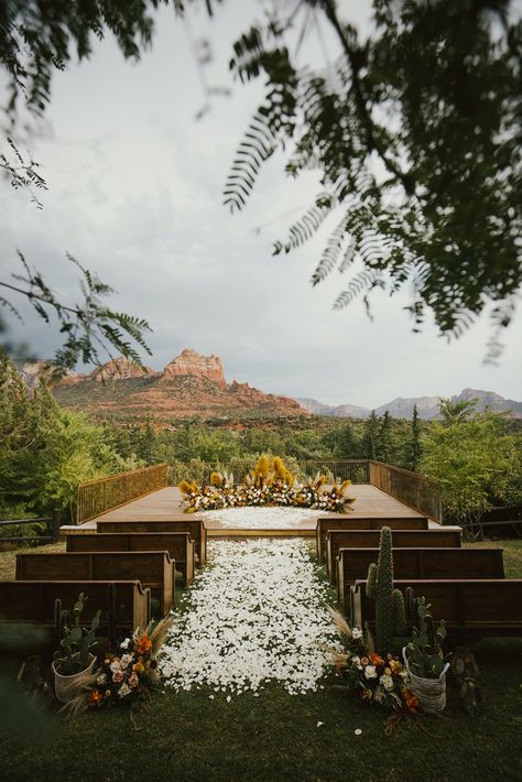 Sedona Outdoor Wedding, Sedona Arizona Wedding Ideas, Sedona Wedding Ceremony, Arizona Wedding Venues Outdoor, Romantic Desert Wedding, Flat Rock Farms Wedding, Arizona Small Wedding, Destination Wedding Out West, Small Arizona Wedding