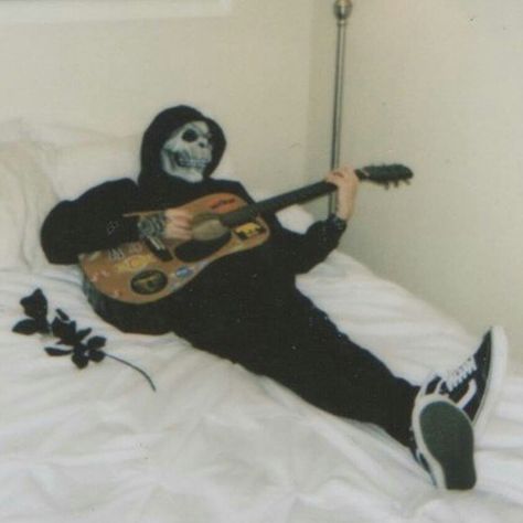 A Skeleton, Acoustic Guitar, Skeleton, Guitar, Mask, Bed, On Instagram, White, Instagram