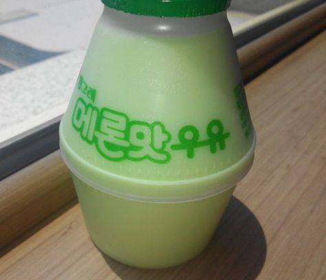 Melon Tasty Milk Korea Binggrae Milk, Korean Banana Milk, Milk Korean, Korean Milk, Milk Aesthetic, Snacks Japonais, Melon Milk, Korean Grocery, Banana Milk