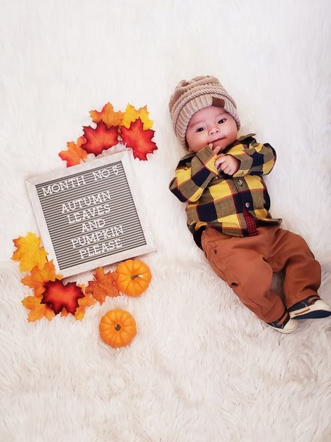 5 months, autumn baby 6 Month Old Thanksgiving Pictures, 4 Month Fall Photoshoot, Baby Fall Letterboard, 10 Months Milestones Photo Ideas, 2 Month Thanksgiving Pictures, Letterboard Milestone Pictures, 7 Month Pictures, Fall One Month Photos, Fall 4 Month Old Baby Pictures